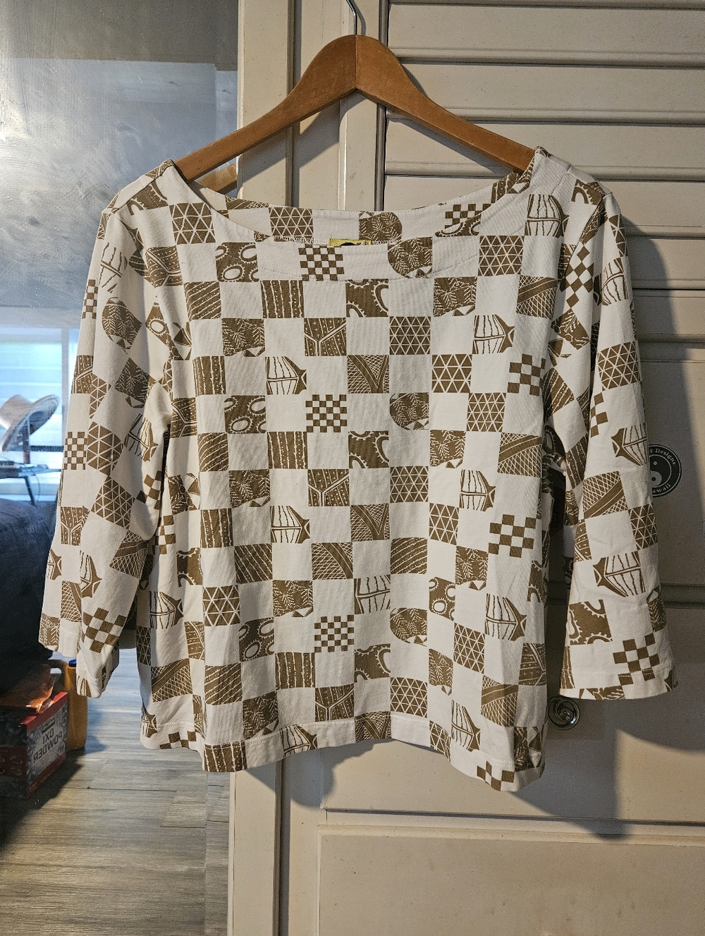 KEALOPIKO BOATNECK TOP - SIZE SMALL - IPU PRINT - WHITE AND TAN COLORS